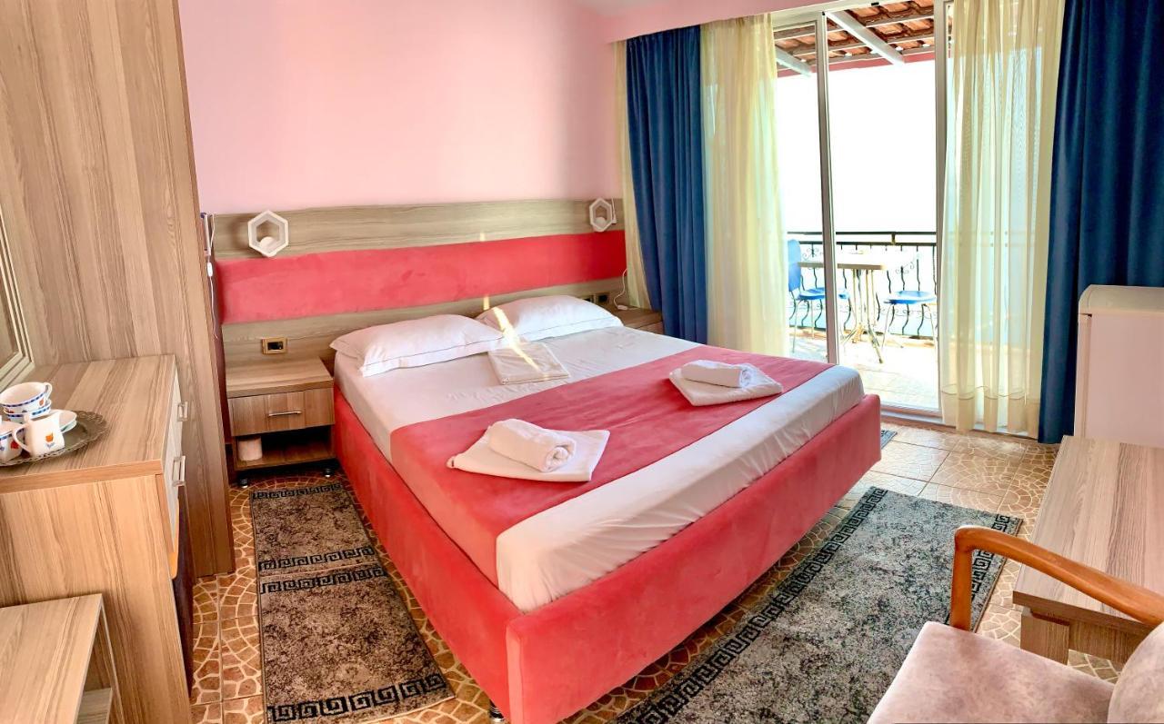 Hotel Odhisea เคพาโร ภายนอก รูปภาพ