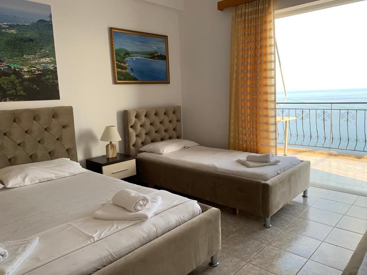 Hotel Odhisea เคพาโร ภายนอก รูปภาพ