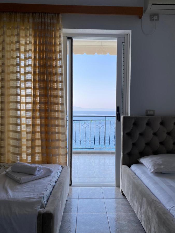 Hotel Odhisea เคพาโร ภายนอก รูปภาพ
