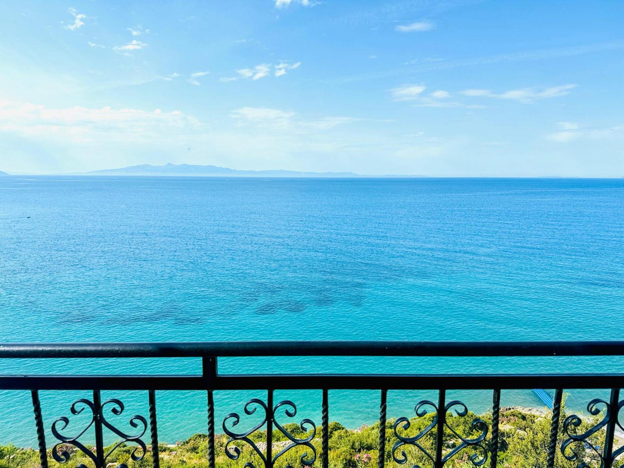 Hotel Odhisea เคพาโร ภายนอก รูปภาพ